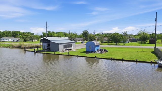 924 Highway 55, Montegut, LA 70377