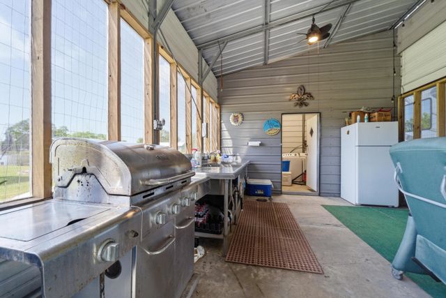 924 Highway 55, Montegut, LA 70377