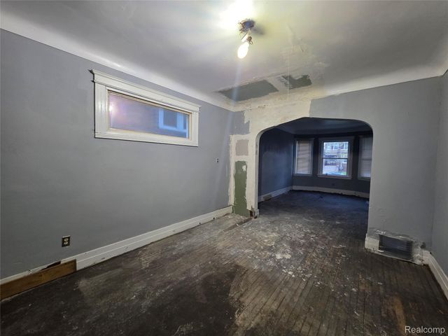 3439 Cadillac Boulevard, Detroit, MI 48214