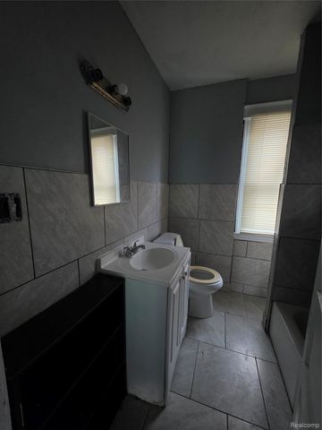 3439 Cadillac Boulevard, Detroit, MI 48214