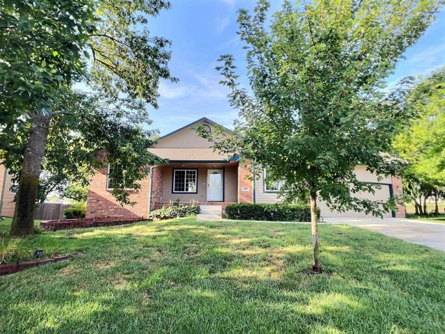 1407 W Quail Crossing Ct, Andover, KS 67002