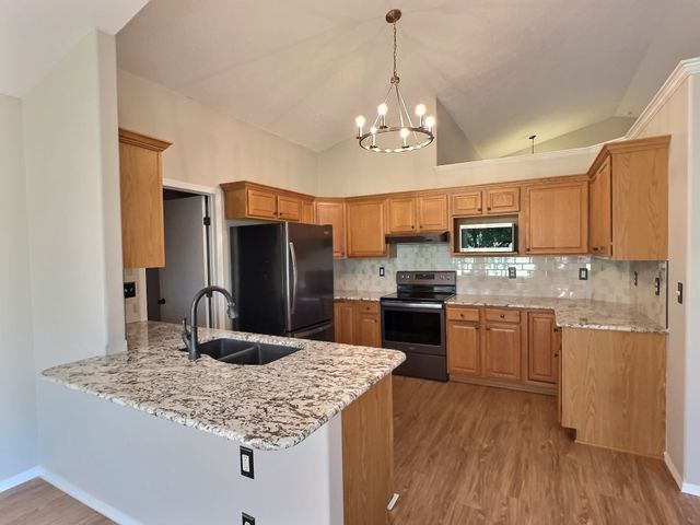 1407 W Quail Crossing Ct, Andover, KS 67002