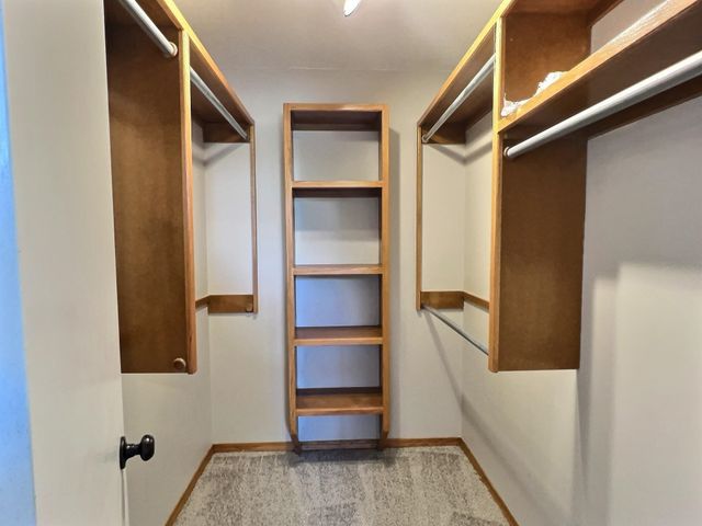 1407 W Quail Crossing Ct, Andover, KS 67002