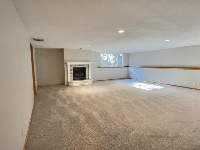 1407 W Quail Crossing Ct, Andover, KS 67002