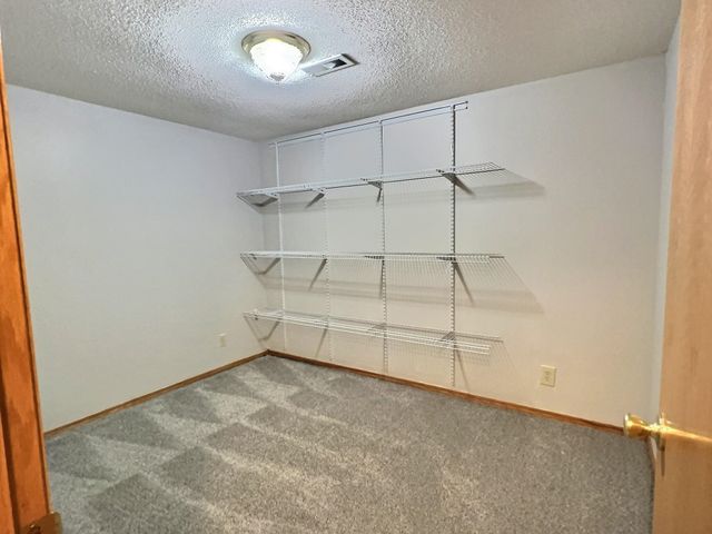 1407 W Quail Crossing Ct, Andover, KS 67002