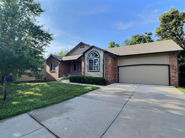1407 W Quail Crossing Ct, Andover, KS 67002
