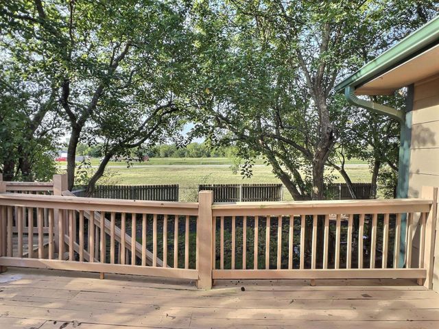 1407 W Quail Crossing Ct, Andover, KS 67002