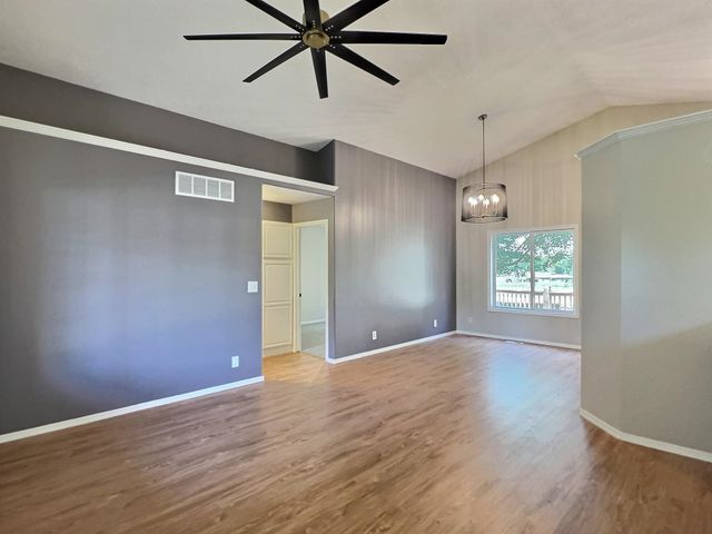 1407 W Quail Crossing Ct, Andover, KS 67002