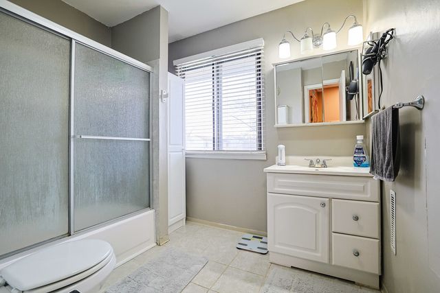 4453 BELL Lane, Hanover Park, IL 60133