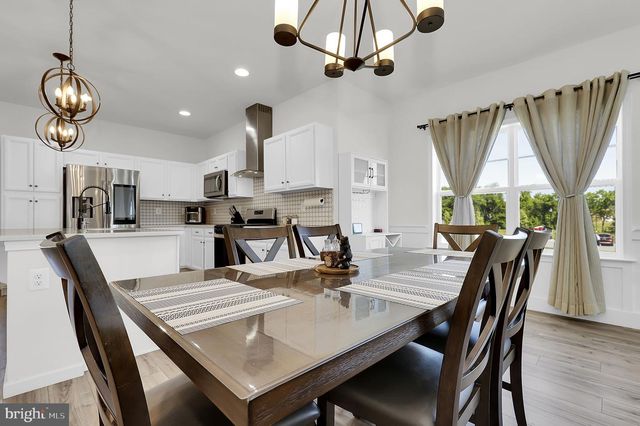 2820 HEARTLAND CIR, Frederick, MD 21702