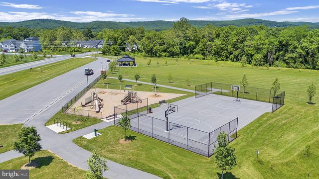 2820 HEARTLAND CIR, Frederick, MD 21702