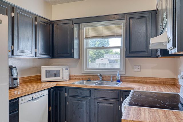 1715 Bonnieview Drive, Evansville, IN 47715