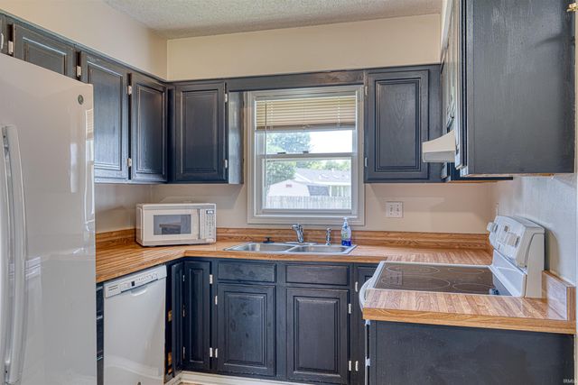 1715 Bonnieview Drive, Evansville, IN 47715