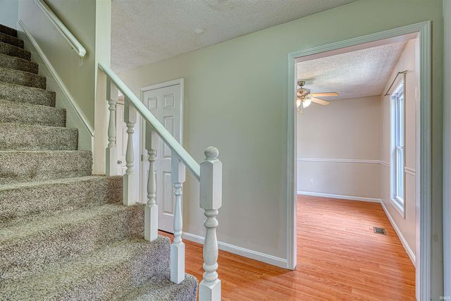 1715 Bonnieview Drive, Evansville, IN 47715