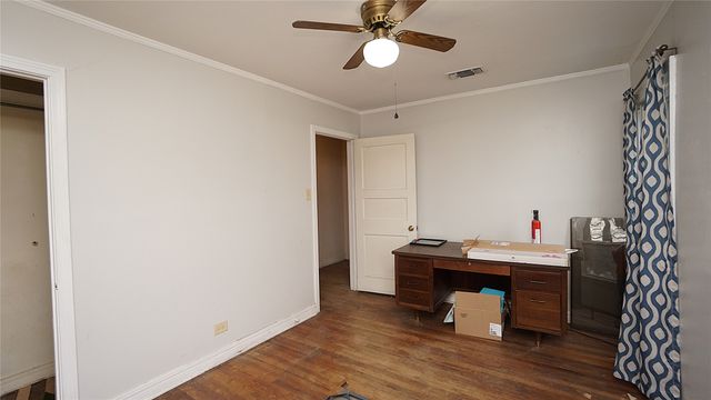 1300 W Day Street, Denison, TX 75020