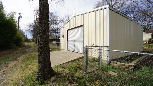 1300 W Day Street, Denison, TX 75020