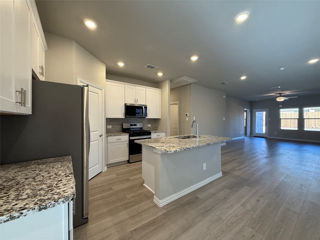 904 Rosemary Hill Drive, Princeton, TX 75071