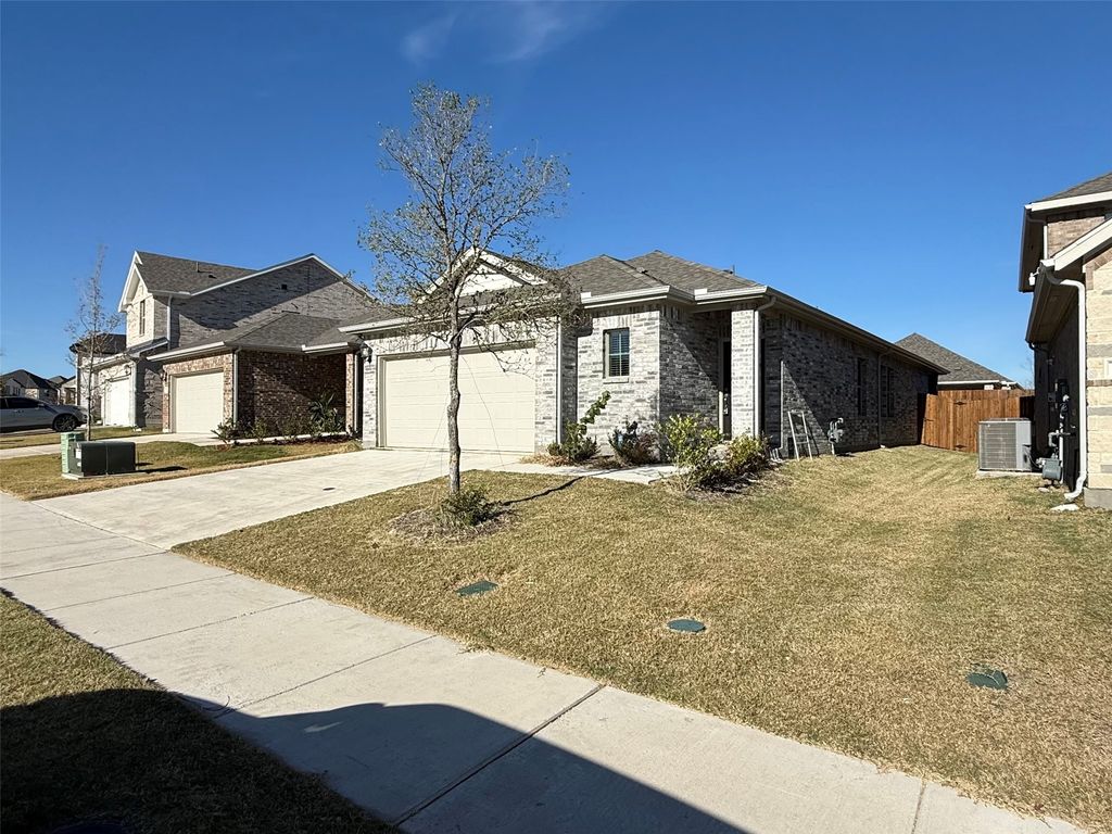 904 Rosemary Hill Drive, Princeton, TX 75071