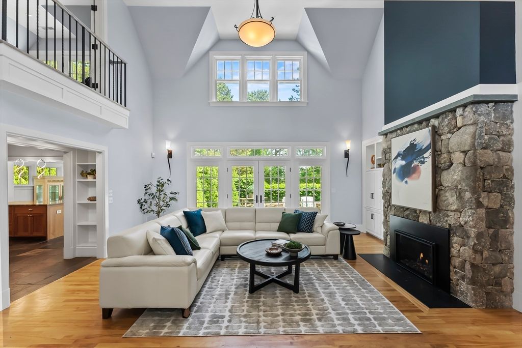 9 Stones Throw, Plymouth, MA 02360
