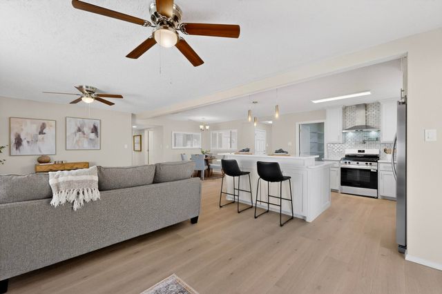 1837 Lester Drive NE, Albuquerque, NM 87112