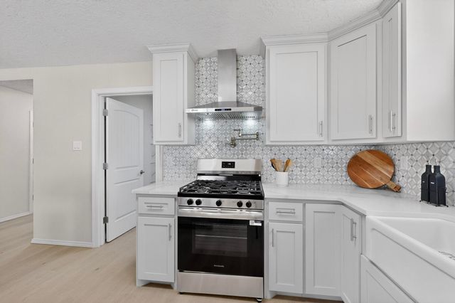 1837 Lester Drive NE, Albuquerque, NM 87112