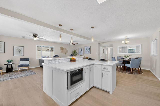 1837 Lester Drive NE, Albuquerque, NM 87112