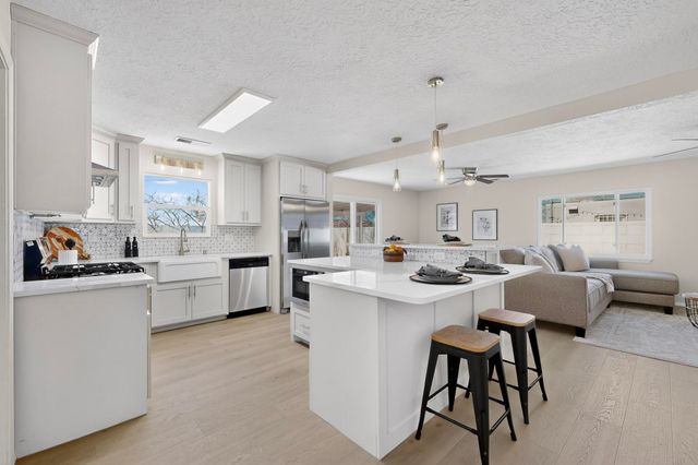 1837 Lester Drive NE, Albuquerque, NM 87112