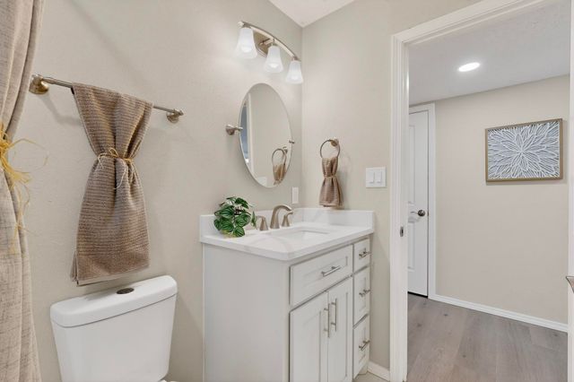 1837 Lester Drive NE, Albuquerque, NM 87112