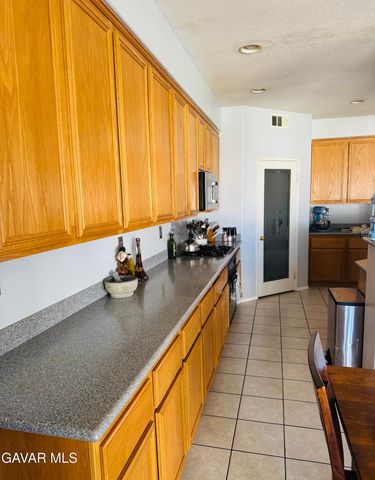 3525 Fairgreen Lane, Palmdale, CA 93551