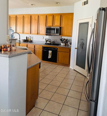 3525 Fairgreen Lane, Palmdale, CA 93551