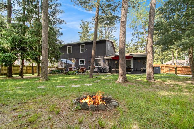 442 Pinewood Circle, Portage, MI 49002