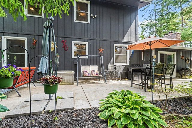 442 Pinewood Circle, Portage, MI 49002