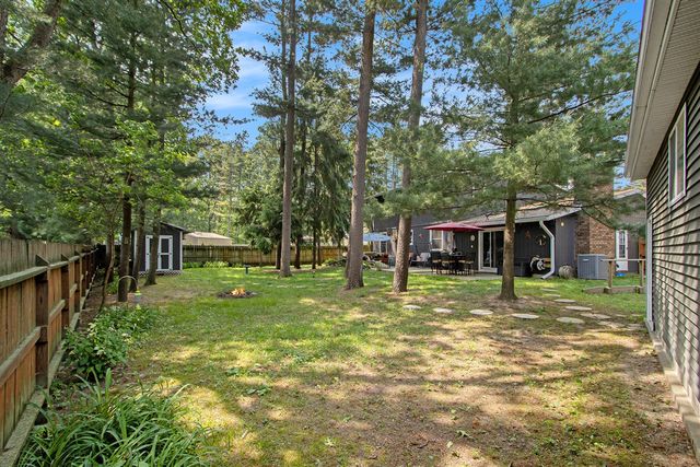 442 Pinewood Circle, Portage, MI 49002