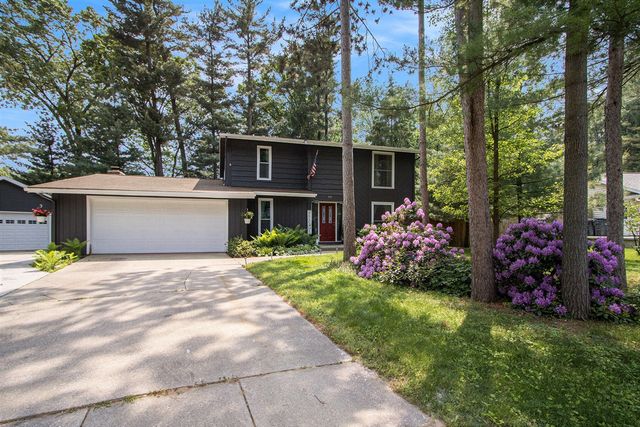 442 Pinewood Circle, Portage, MI 49002