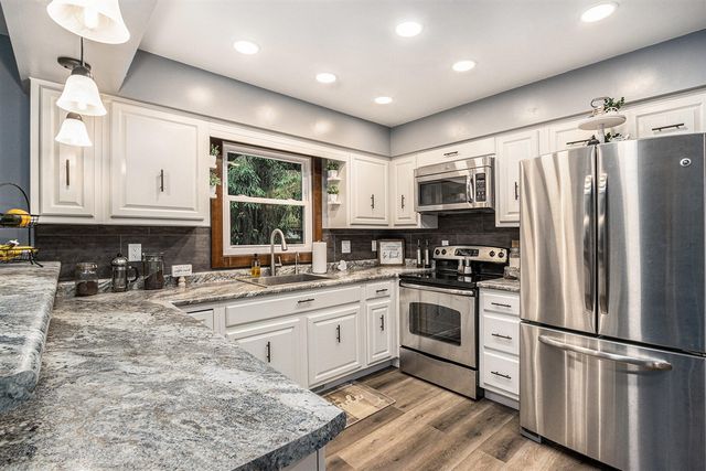 442 Pinewood Circle, Portage, MI 49002