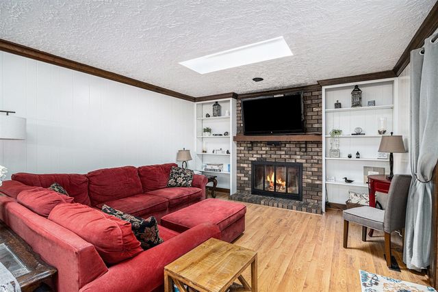 442 Pinewood Circle, Portage, MI 49002