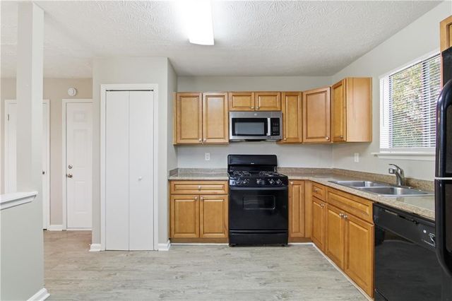 2020 Jayson Way, Snellville, GA 30078