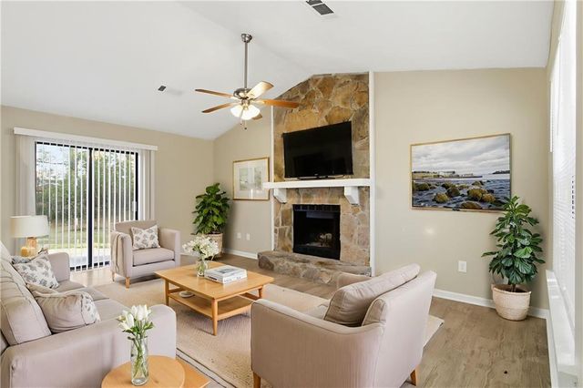 2020 Jayson Way, Snellville, GA 30078