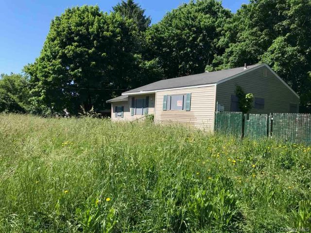 848 Station Road, Bellport, NY 11713