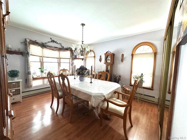 166 Choir Lane E, Westbury, NY 11590