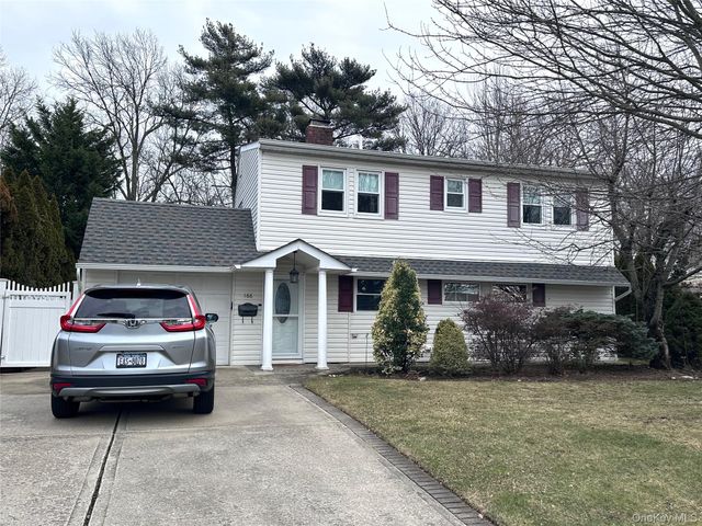 166 Choir Lane E, Westbury, NY 11590