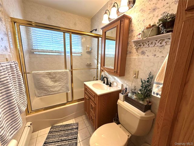 166 Choir Lane E, Westbury, NY 11590