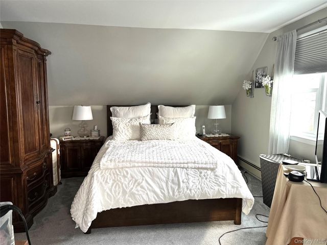 166 Choir Lane E, Westbury, NY 11590