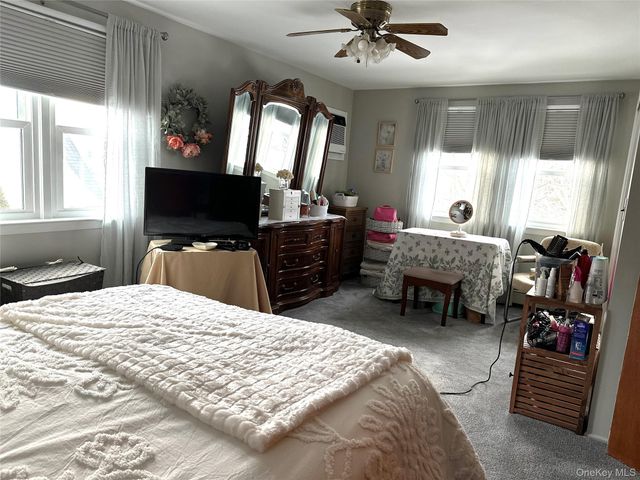 166 Choir Lane E, Westbury, NY 11590