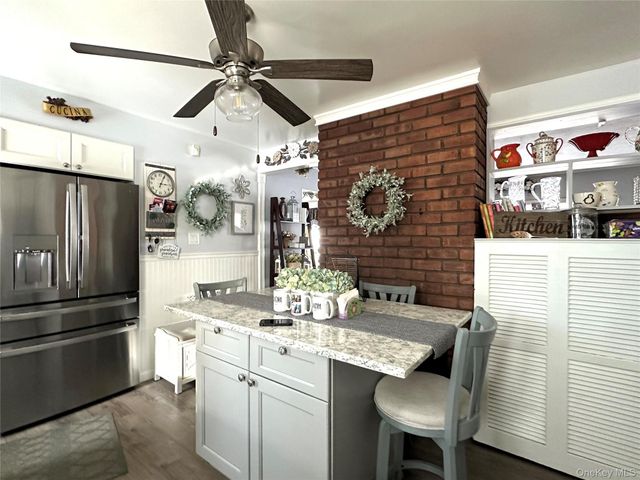 166 Choir Lane E, Westbury, NY 11590