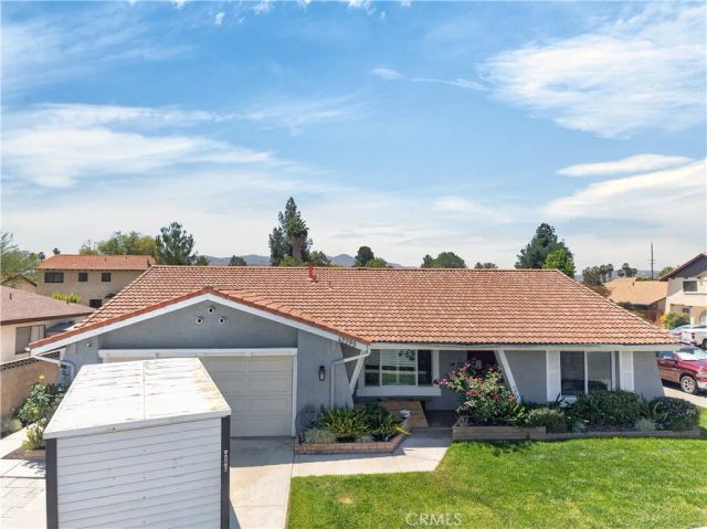 42299 Buenos Aires, Hemet, CA 92544