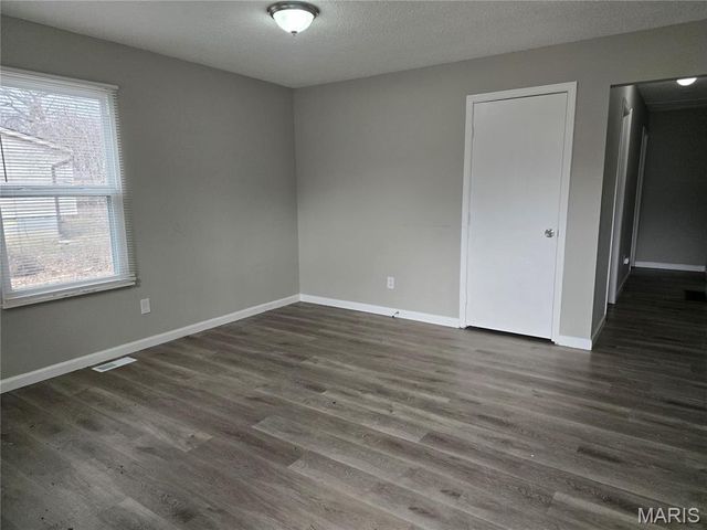 201 Becker Drive, Hazelwood, MO 63135