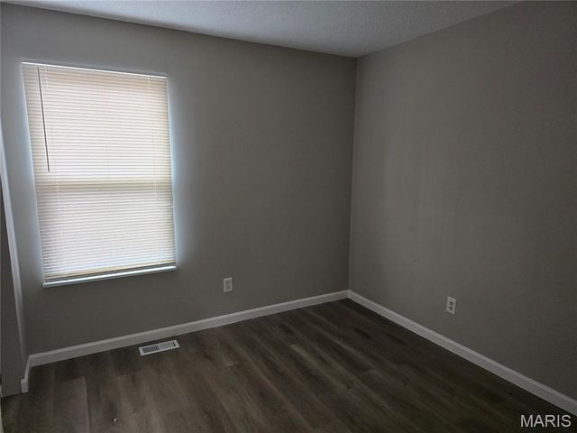 201 Becker Drive, Hazelwood, MO 63135