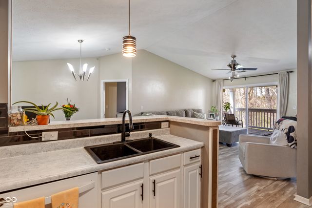 6516 Emerald Hill Court 310, Indianapolis, IN 46237