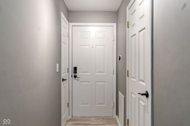 6516 Emerald Hill Court 310, Indianapolis, IN 46237